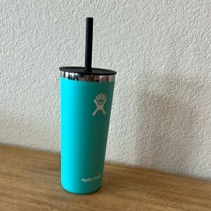 Hydroflask 22oz silicone straw cup